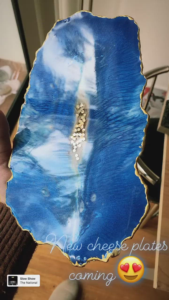 Blue Agate: Cheese Plate With Epoxy Resin